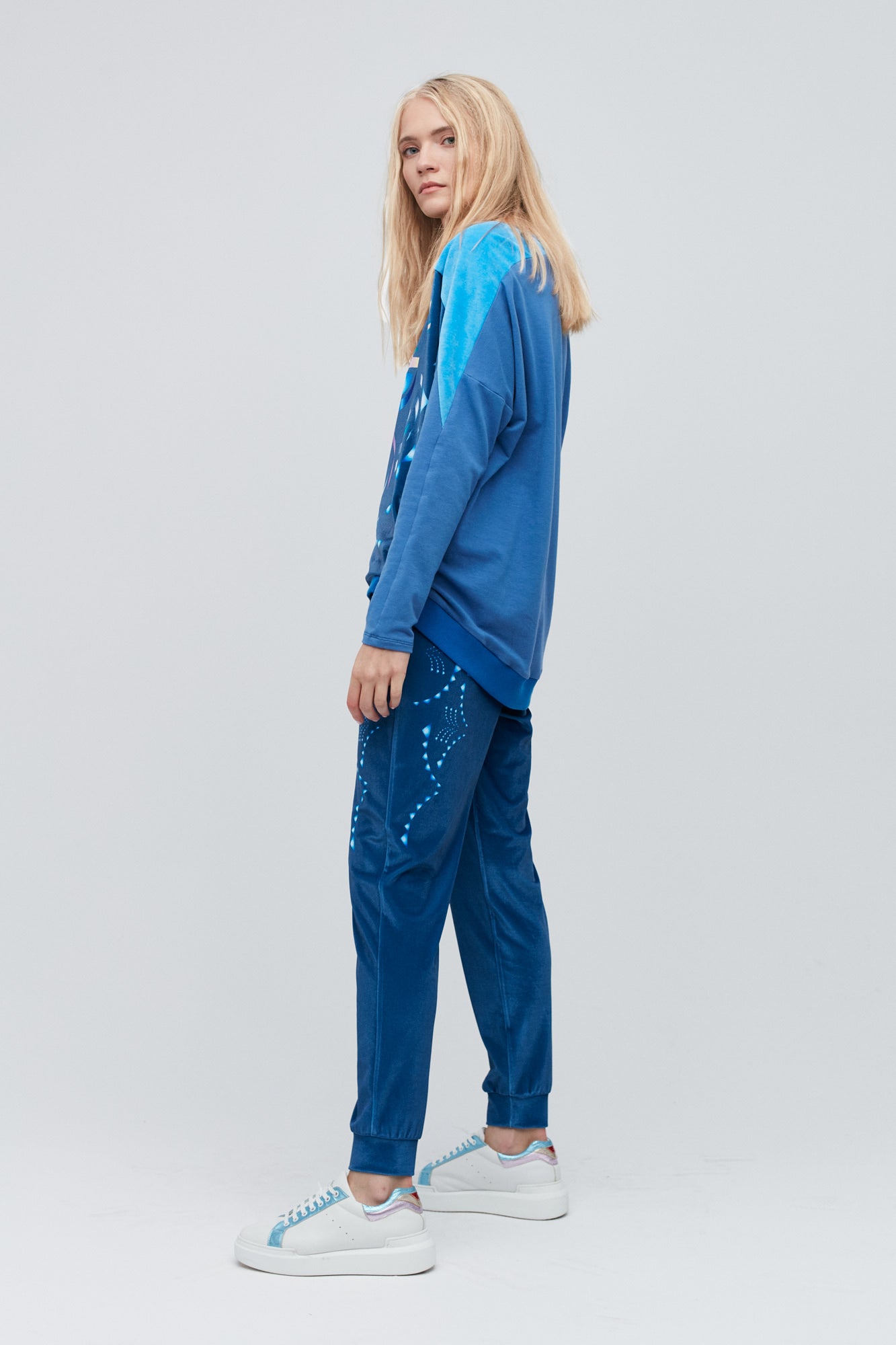Snow Leo Sweatshirt
